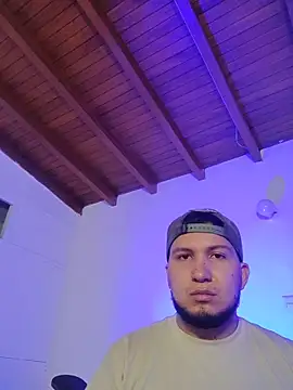 Snapshot of GideonCartie chatting on December 4, 9:34 pm GideonCartie online show from December 4, 9:34 pm