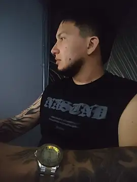 Snapshot of GideonCartie chatting on January 19, 4:49 am GideonCartie online show from January 19, 4:49 am