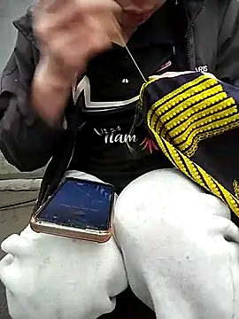 muutoo online show from January 16, 1:31 am