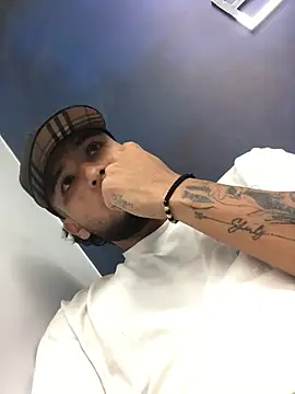 modeloxtz online show from February 18, 1:12 am