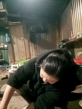 Snapshot of sary-hot2x chatting on December 16, 11:21 pm sary-hot2x online show from December 16, 11:21 pm