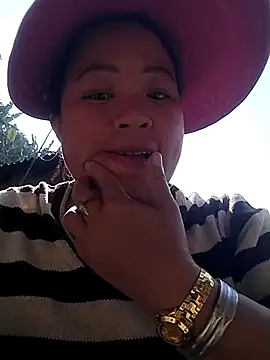 Snapshot of AlilaK2 chatting on February 6, 7:12 am AlilaK2 online show from February 6, 7:12 am