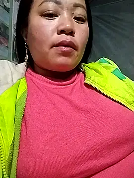 Snapshot of AlilaK2 chatting on February 7, 1:37 pm AlilaK2 online show from February 7, 1:37 pm