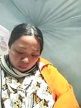 Snapshot of AlilaK2 chatting on February 19, 9:27 am AlilaK2 online show from February 19, 9:27 am