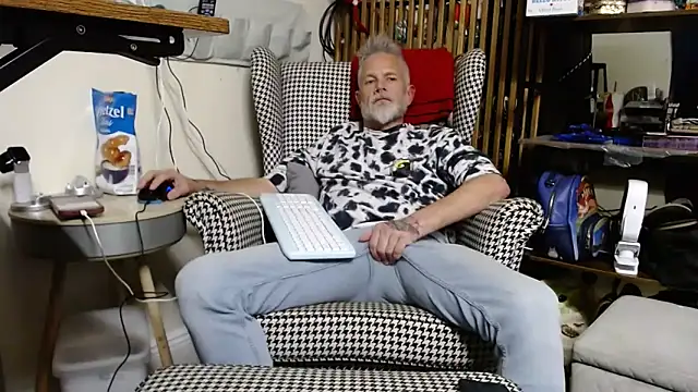 Snapshot of FeNyx_Flayme chatting on February 3, 8:19 am FeNyx Flayme online show from February 3, 8:19 am