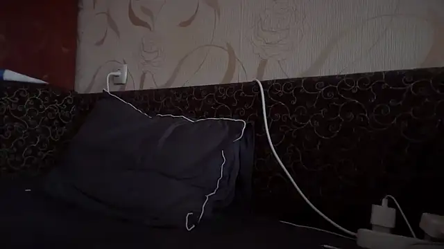 Snapshot of MALVINA0077 chatting on December 20, 9:27 am MALVINA0077 online show from December 20, 9:27 am