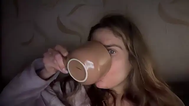 Snapshot of MALVINA0077 chatting on January 18, 10:13 pm MALVINA0077 online show from January 18, 10:13 pm