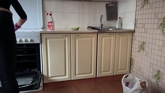 Snapshot of MALVINA0077 chatting on February 4, 11:27 am MALVINA0077 online show from February 4, 11:27 am