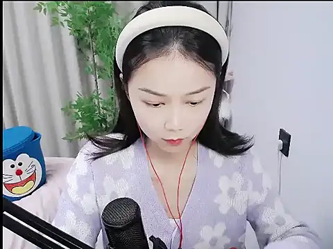 Snapshot of mili923 chatting on December 21, 1:29 pm mili923 online show from December 21, 1:29 pm