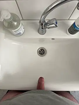 Snapshot of Dodo2223 chatting on February 10, 12:53 pm Dodo2223 online show from February 10, 12:53 pm