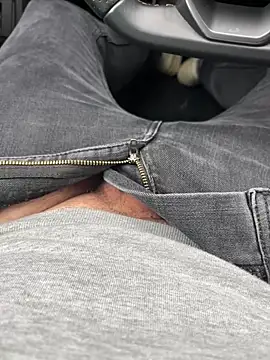 Snapshot of Dodo2223 chatting on February 23, 10:56 am Dodo2223 online show from February 23, 10:56 am