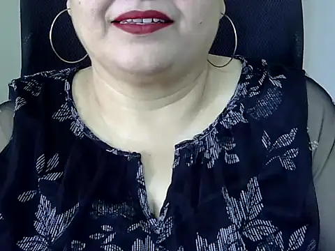 Snapshot of Soniya_Sha chatting on April 3, 6:33 am Soniya Sha online show from April 3, 6:33 am