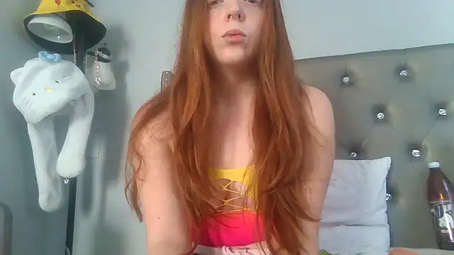 RedRubyRed online show from December 5, 5:09 pm