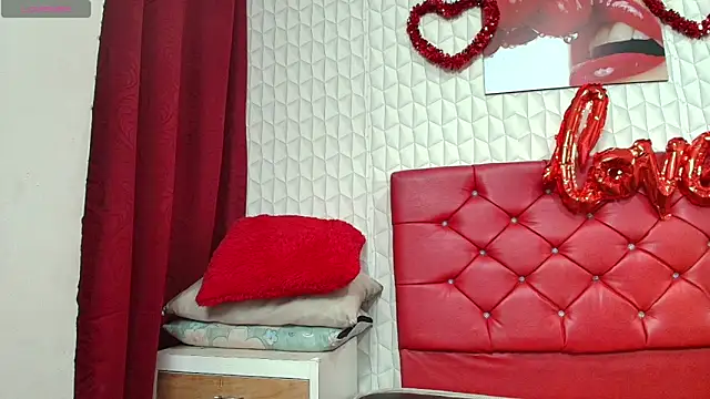 Elizabetth Roman online show from April 8, 3:06 am