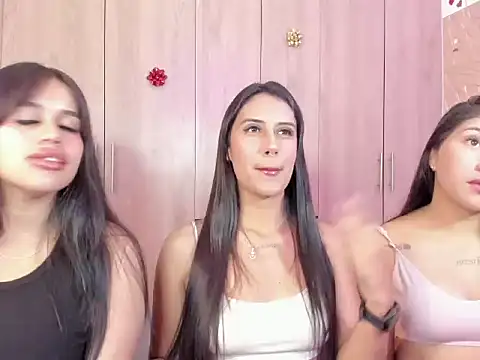 Snapshot of Miss_samantha3_ chatting on January 5, 9:51 pm Miss samantha3 online show from January 5, 9:51 pm