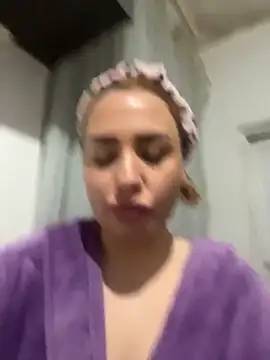 Snapshot of tesaa1212 chatting on March 3, 5:30 pm tesaa1212 online show from March 3, 5:30 pm