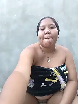 Snapshot of VaneandRossy chatting on February 10, 10:03 pm VaneandRossy online show from February 10, 10:03 pm