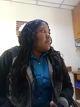 Snapshot of VaneandRossy chatting on February 12, 1:06 pm VaneandRossy online show from February 12, 1:06 pm