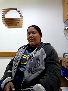 Snapshot of VaneandRossy chatting on February 16, 12:12 pm VaneandRossy online show from February 16, 12:12 pm