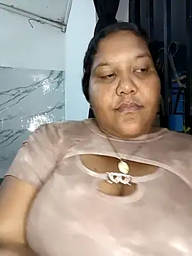 Snapshot of VaneandRossy chatting on February 21, 10:44 pm VaneandRossy online show from February 21, 10:44 pm