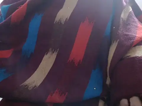 Snapshot of KhubsuratHaasina chatting on December 17, 1:50 pm KhubsuratHaasina online show from December 17, 1:50 pm