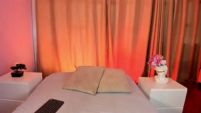 Amy Parkker online show from February 9, 12:42 pm