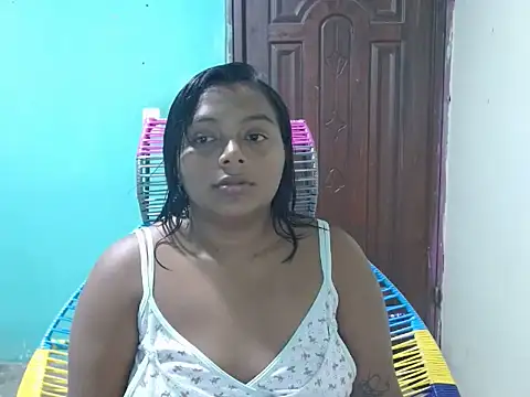 Snapshot of caro_lil chatting on July 9, 2:04 am caro lil online show from July 9, 2:04 am