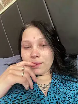 Snapshot of MeganBabyFox chatting on May 21, 8:21 am MeganBabyFox online show from May 21, 8:21 am