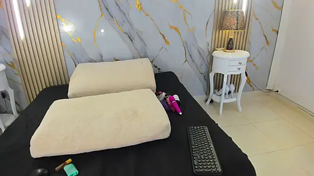 AprillRoss online show from March 31, 12:27 pm