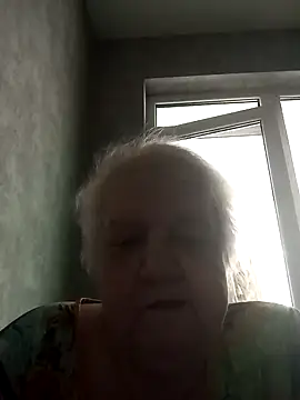 HapinessLovee online show from February 7, 9:35 am