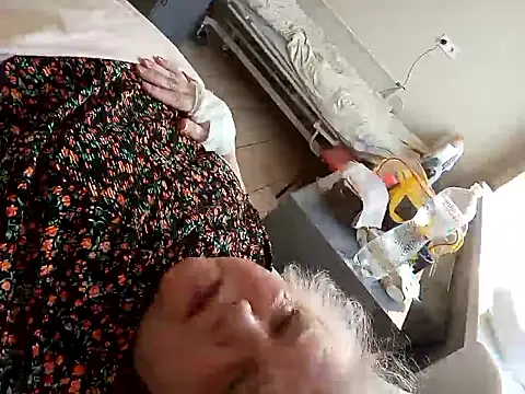 HapinessLovee online show from March 27, 3:12 pm