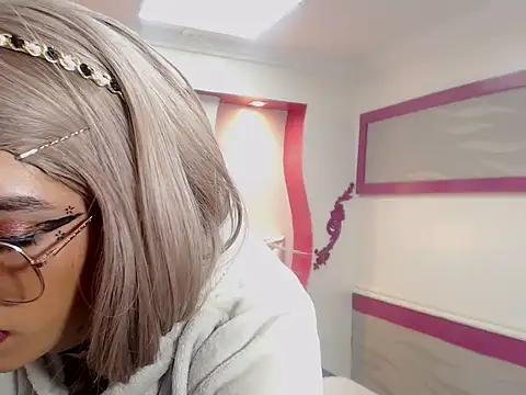 Snapshot of Lis_Pearson chatting on January 18, 6:34 pm Lis Pearson online show from January 18, 6:34 pm