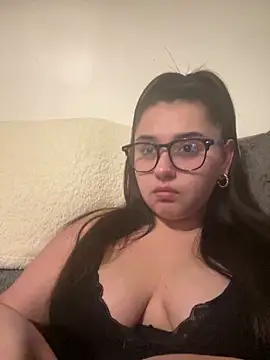 Snapshot of Wild_Busty_Niyah_XX chatting on December 21, 9:55 pm Wild Busty Niyah XX online show from December 21, 9:55 pm