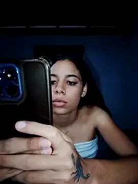 Snapshot of Vaness_hot chatting on March 17, 1:54 am Vaness hot online show from March 17, 1:54 am