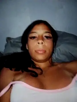 Snapshot of Vaness_hot chatting on April 15, 12:28 am Vaness hot online show from April 15, 12:28 am