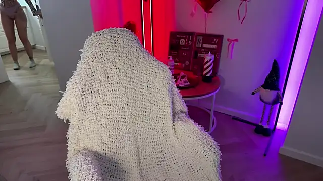 KittySasha online show from February 19, 7:37 am