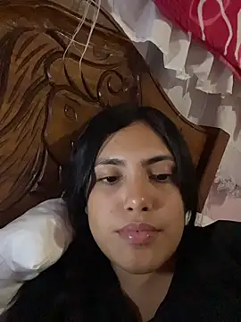 Snapshot of _Laurentt_ chatting on January 7, 4:48 am Laurentt online show from January 7, 4:48 am