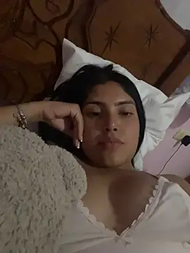 Snapshot of _Laurentt_ chatting on February 3, 1:59 am Laurentt online show from February 3, 1:59 am