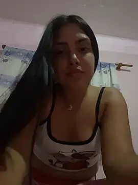 Snapshot of _Laurentt_ chatting on February 5, 2:05 am Laurentt online show from February 5, 2:05 am