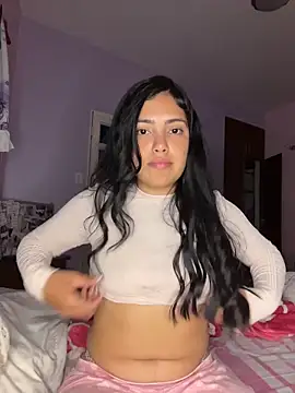 Snapshot of _Laurentt_ chatting on February 16, 1:46 am Laurentt online show from February 16, 1:46 am