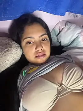 Snapshot of _Laurentt_ chatting on February 25, 3:49 am Laurentt online show from February 25, 3:49 am