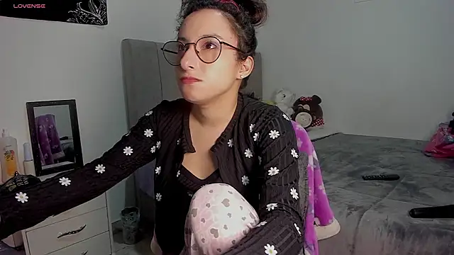 Snapshot of little__ammy chatting on February 20, 11:00 am little ammy online show from February 20, 11:00 am