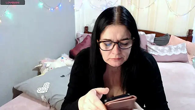 SashaBond online show from December 15, 10:30 am