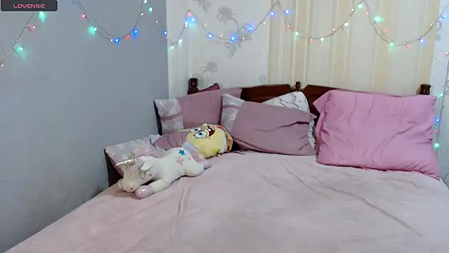 SashaBond online show from February 10, 9:35 am