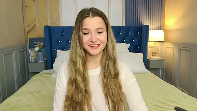 Snapshot of Lina_Sinerz chatting on February 9, 8:35 pm Lina Sinerz online show from February 9, 8:35 pm