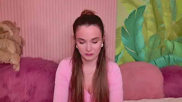 Lina Sinerz online show from May 22, 3:50 pm