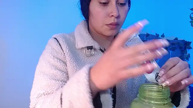 naomybenedetti online show from January 15, 12:54 pm