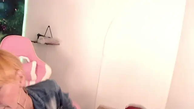 bella volup online show from February 15, 5:31 pm