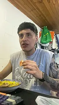 Snapshot of JhonCas44 chatting on December 14, 4:34 pm JhonCas44 online show from December 14, 4:34 pm