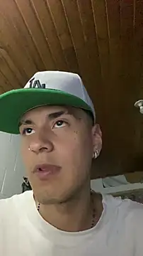 Snapshot of JhonCas44 chatting on December 19, 3:13 am JhonCas44 online show from December 19, 3:13 am